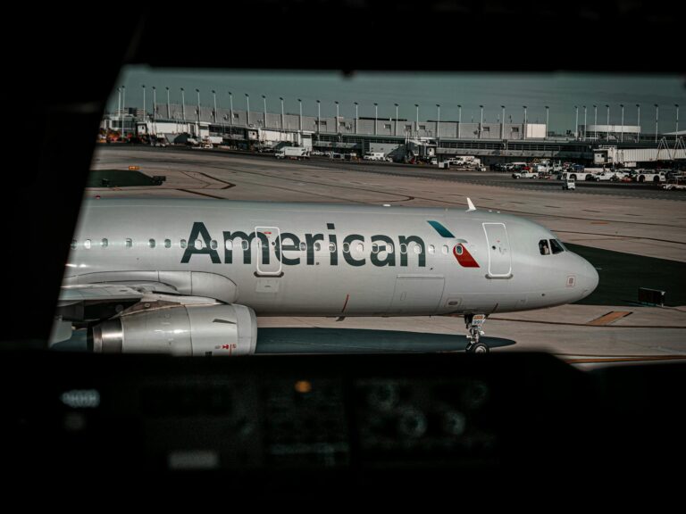 American Airlines Expands High-Tech Solution to Stop Line Cutting During Boarding